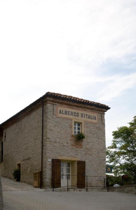 Dimora Storico Romantica Il Sole E La Luna Cerretto Langhe Exterior photo