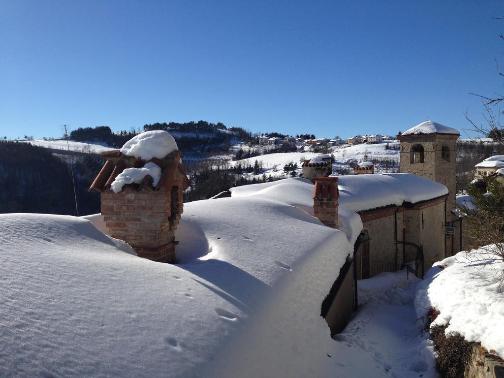 Dimora Storico Romantica Il Sole E La Luna Cerretto Langhe Exterior photo